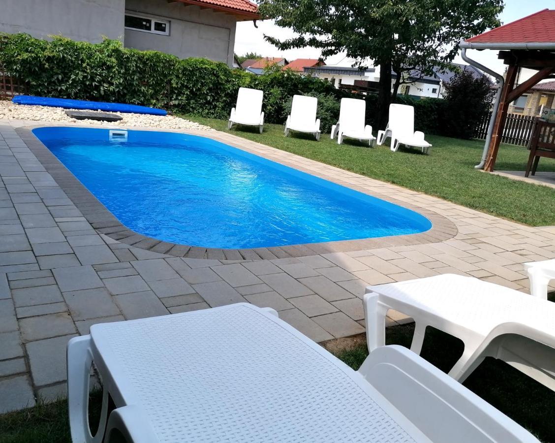 Villa Lili Apartments Балатонкерестур Экстерьер фото