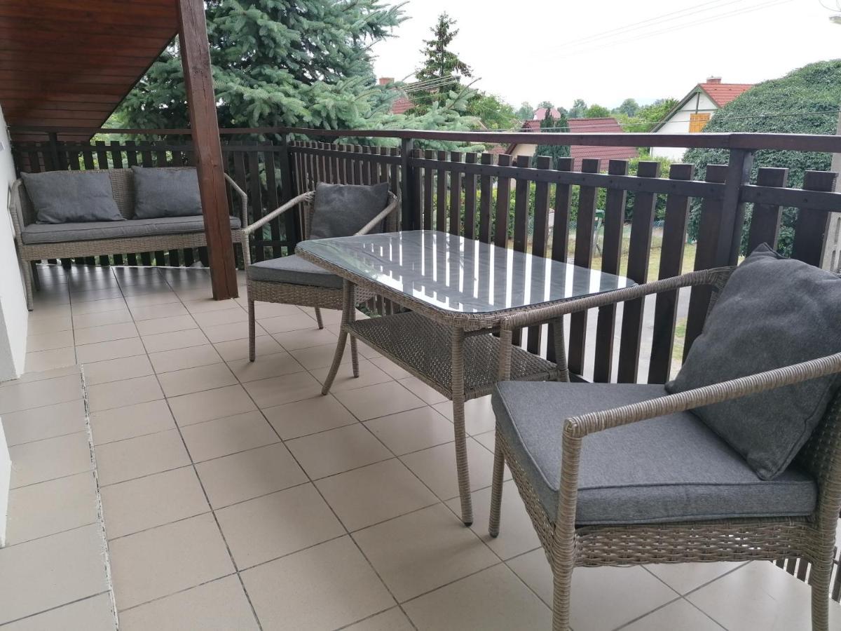Villa Lili Apartments Балатонкерестур Экстерьер фото