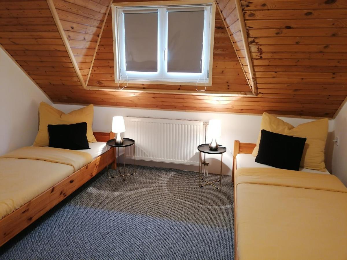 Villa Lili Apartments Балатонкерестур Экстерьер фото