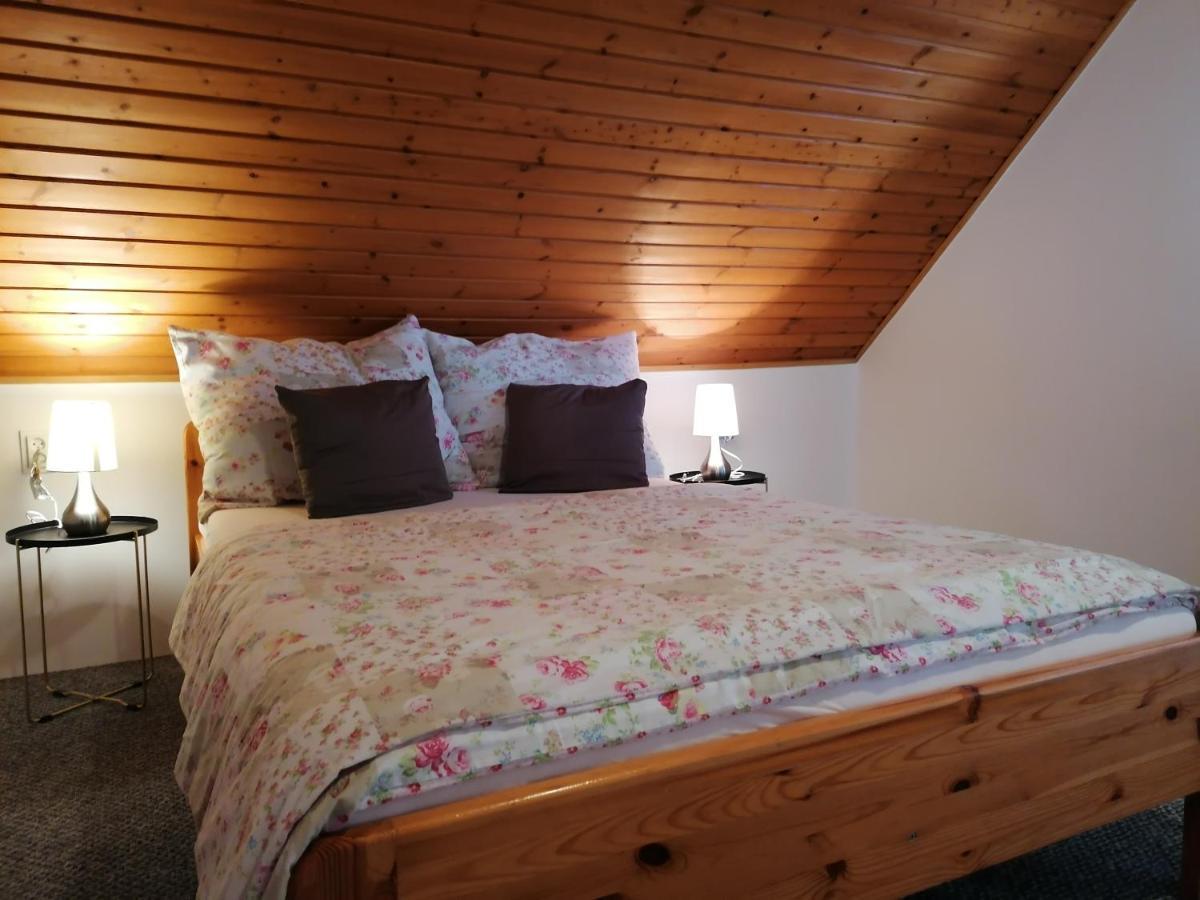 Villa Lili Apartments Балатонкерестур Экстерьер фото
