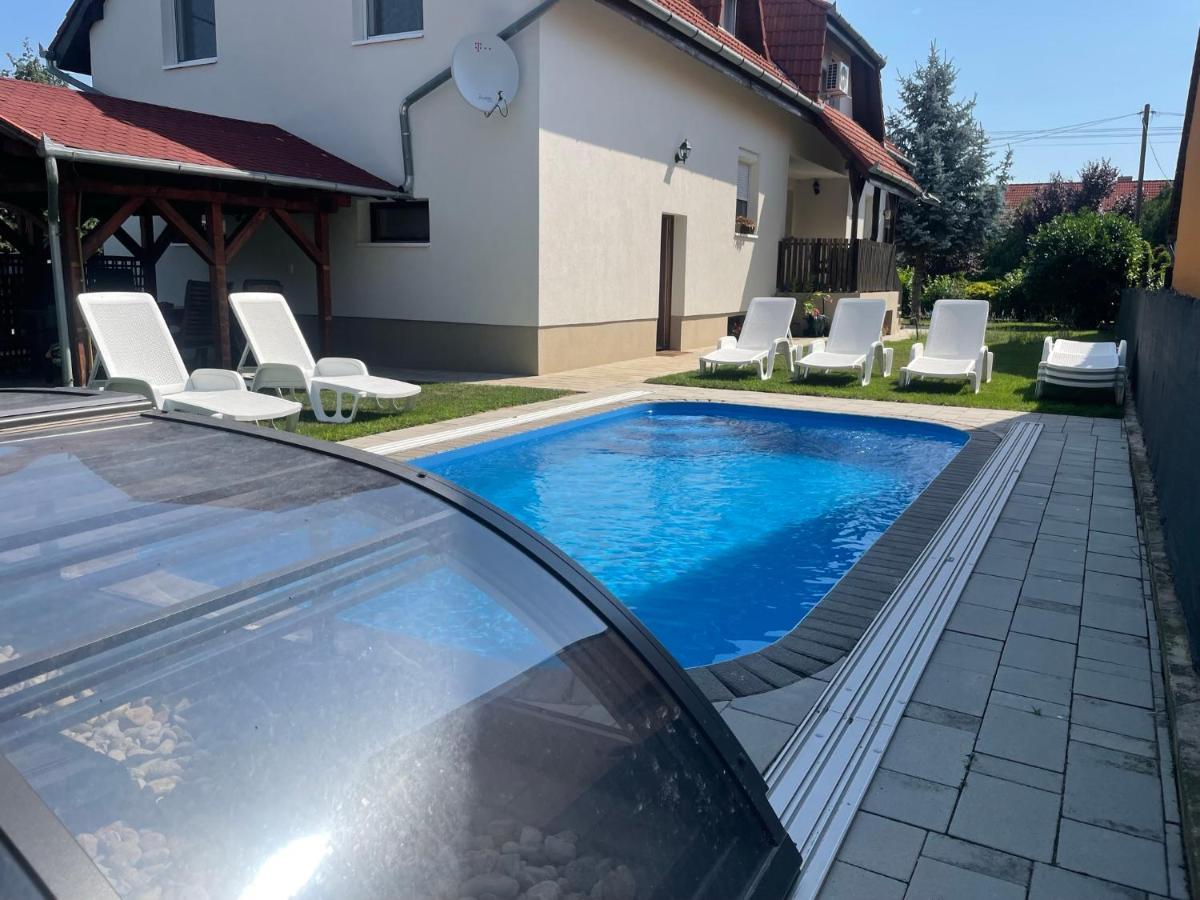 Villa Lili Apartments Балатонкерестур Экстерьер фото
