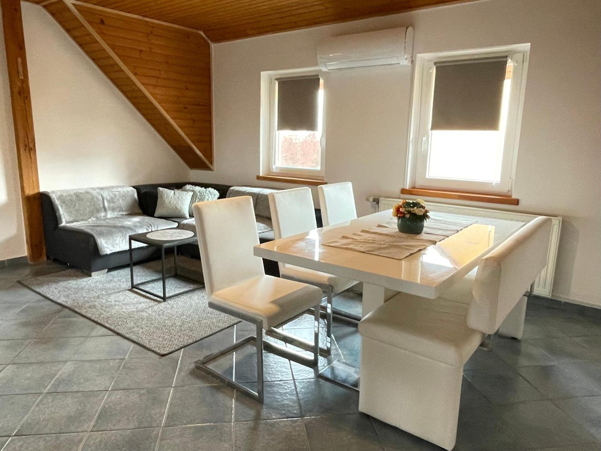 Villa Lili Apartments Балатонкерестур Экстерьер фото